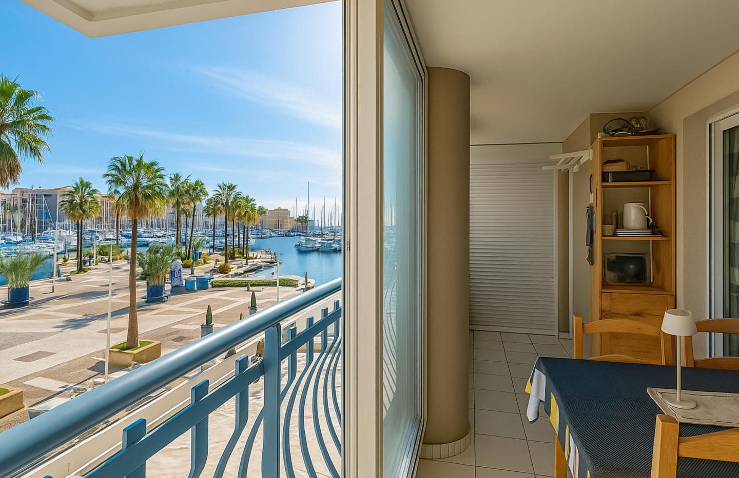 Terrasse avec vue sur Port-Fréjus